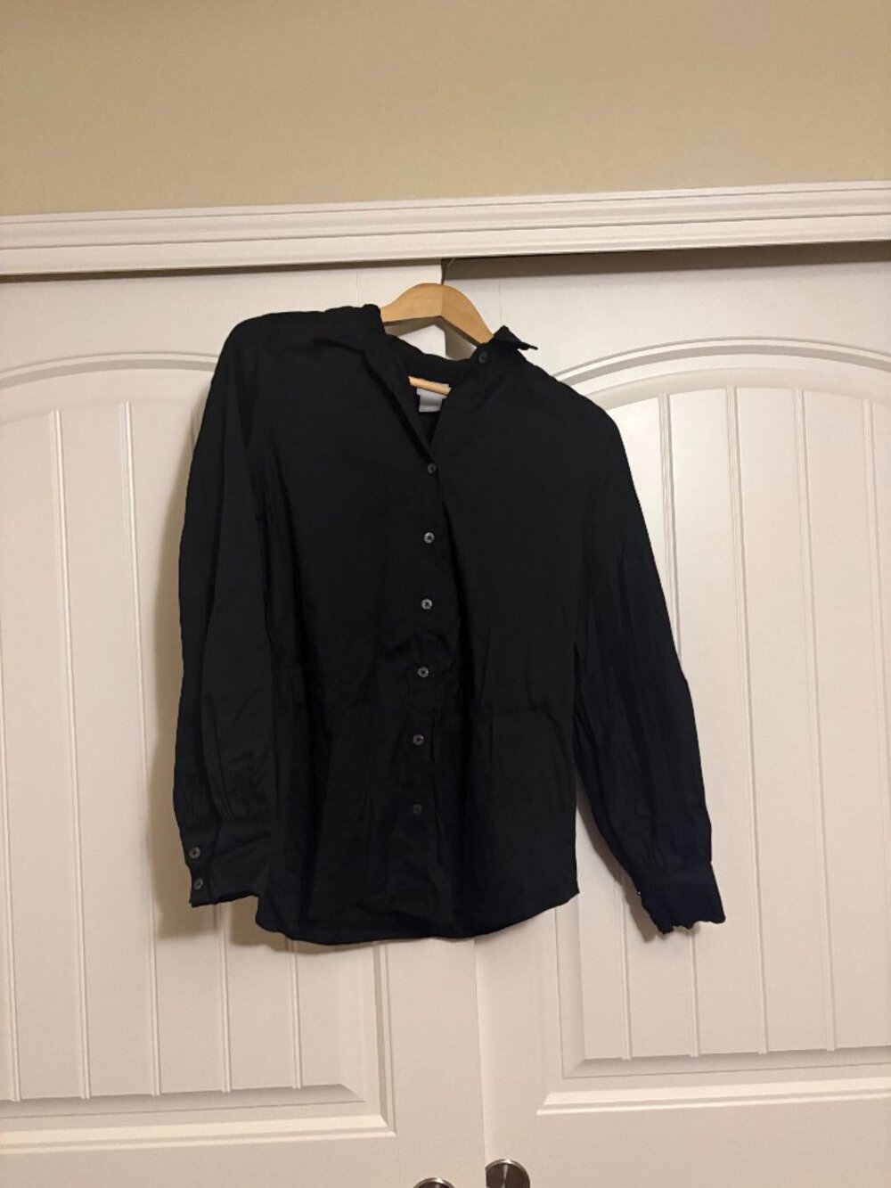 Chico's Button Down Shirt Chico's Size 1 US Size 8 Solid Black Long Sleeve
